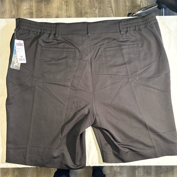 32 Degrees Women's Black Flat Front Shorts - Picture 2 of 5